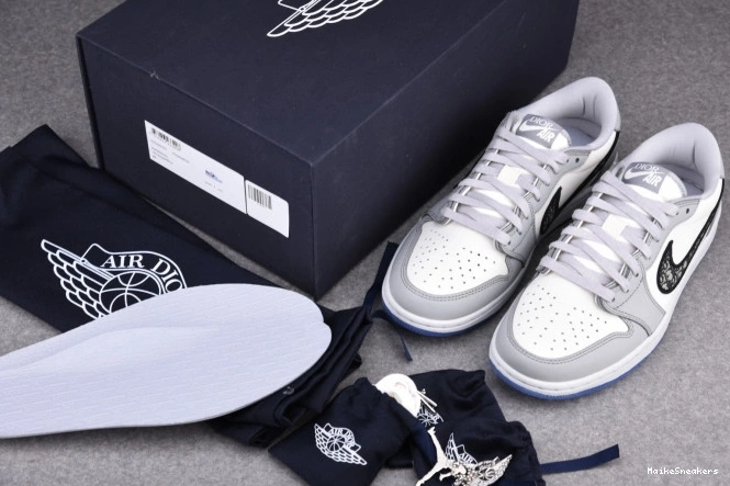MaikeSneakers CN8607-002 X 1 DR JORDAN OG shoe box) LOW (DR 0630